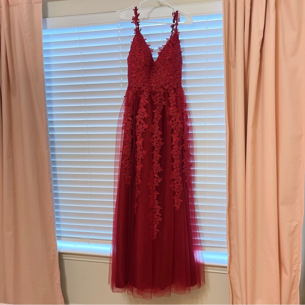 PromLily Red Lace Faux Pearl Sleeveless Floor Length Prom Dress with Tulle